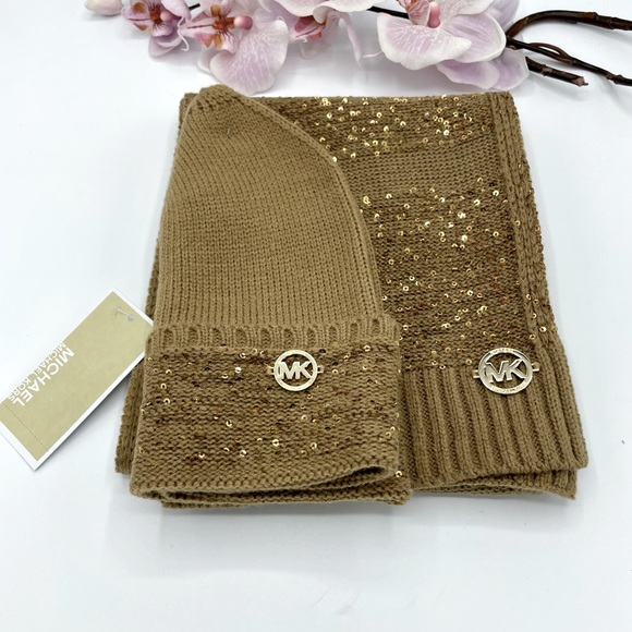 Hat and Scarf Set - Picture 1 of 3